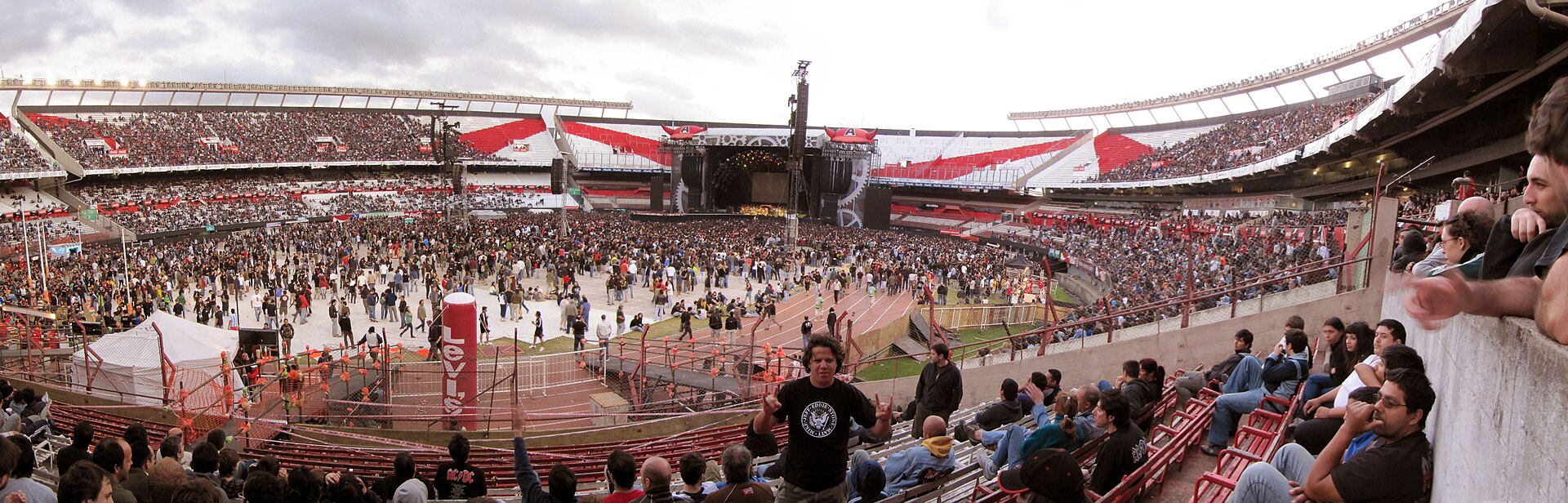 Concierto multitudinario en el estadio River Plate de Buenos Aires, Argentina